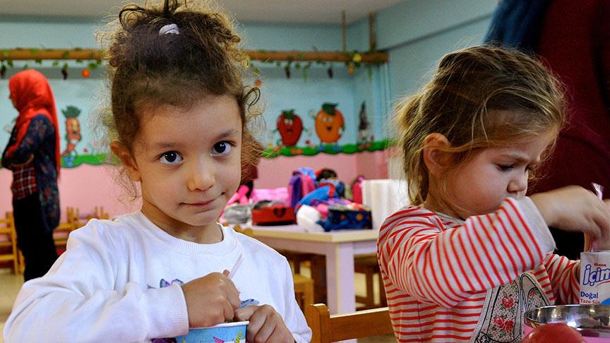 Azra Bebek Okuluna Başladı