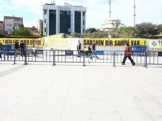 Dava Öncesi Taraftarlar Adliye Önünde Toplandı