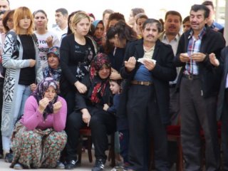 Eşinin Yanında Şehit Edilen Polis İçin Tören!