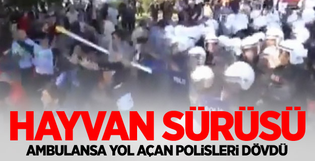 Ambulansa Yol Açan Polisleri Dövdüler