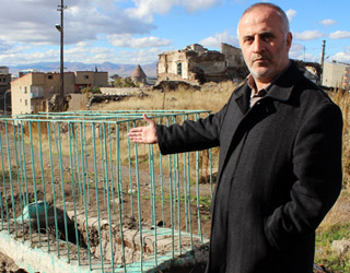 15 Gün Mezar Kazıp Define Aradılar