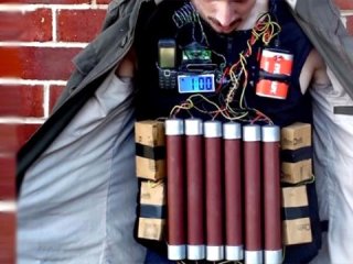 Polis 20 Canlı Bombanın Peşine Düştü!