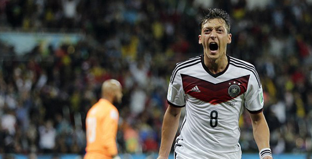 Mesut Özil'den Türkiye'ye Mesaj