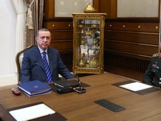 Erdoğan'ın Masasındaki Dikkat Çeken Detay