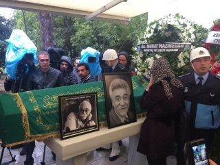 O Sloganlarla Uğurlandı