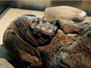 Şok Eden Olay! 300 Yıllık Ceset Bir Saatte..