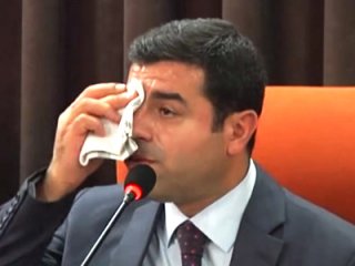 Akif Beki'den Demirtaş’a Can Alıcı Soru! Yine Çok Terleyecek
