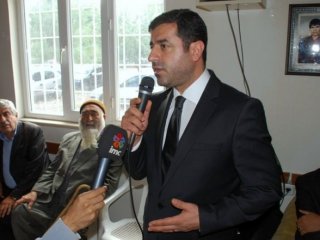 Abdullah Gül'den Demirtaş'a taziye telefonu