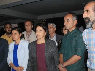 'Öz yönetim davası' ertelendi