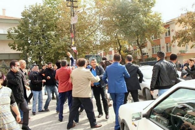 Ak Partili Vekile Taşlı ve Yumruklu Saldırı