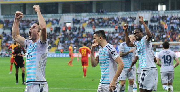 Van Persie'ye Milli Takım Şoku!