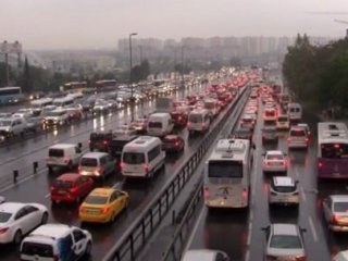 Yağmur Yağdı Böyle Oldu