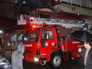 Sapanca'da Korkutan Yangın