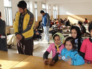 Vadide Mahsur Kalan Kaçakları Mehmetçik Kurtardı