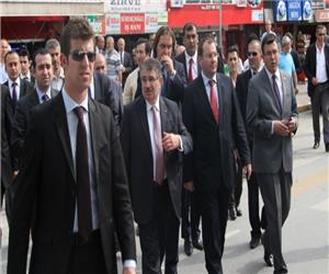 Bakan Şahin'e etten duvar