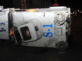 Silopi'de Zırhlı Araç Devrildi