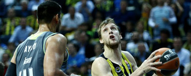 Fenerbahçe Son Şampiyonu Devirdi!