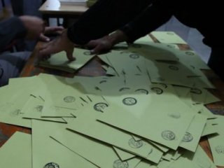 Tüm Türkiye'de oy verme işlemi başladı