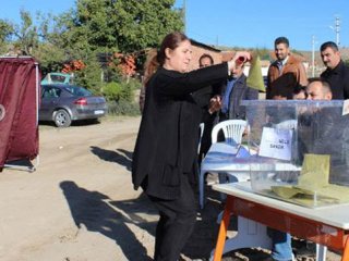 Sokak Ortasında Oy Kullandılar