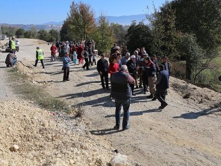 Alt Geçit İsteyen Köylüler Eylem Yaptı