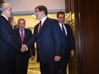 AK Parti'den Yeni Anayasa Hamlesi