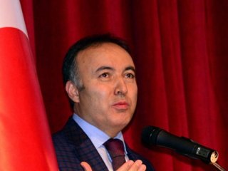 Validen kitap okumayan gence azar