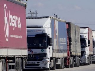 TIR Kuyruğu 12 km'yi Buldu!