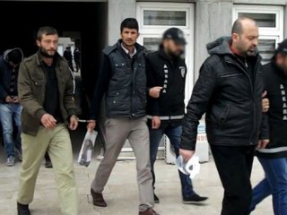 Önce Namaz Kıldılar Sonra Çaldılar!