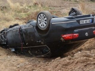 AK Partili Başkanın Konvoyunda Kaza