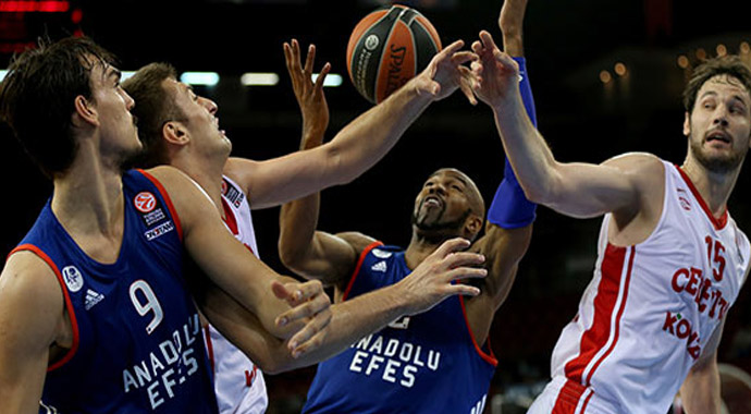 Anadolu Efes - Olympiakos basketbol maçı SKOR, kaç kaç