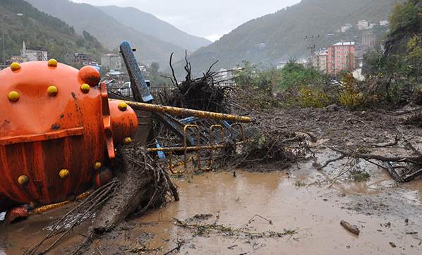 Artvin Borçka'da Heyelan
