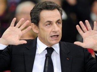 Sarkozy: Topyekün Savaş İlan Etmeli