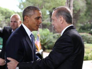 Erdoğan Konuşurken Obama Sakız Çiğnedi