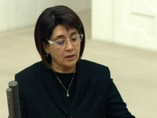 Meclis'te Leyla Zana krizi!