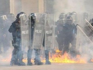 Kosova Karıştı!