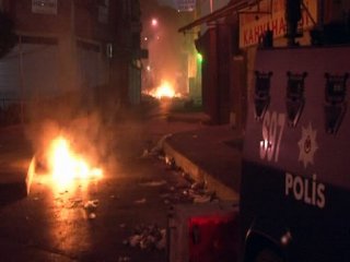 Dolapdere'de Korsan Gösteriye Polis Müdahalesi