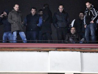 İşçiler Çatıdan 4 Saat Sonra İndirildi!