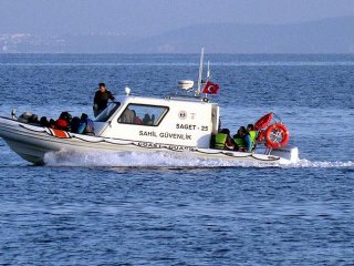 Yunanlılar Botlarını Batırdı, Türkler Kurtardı
