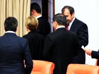 Davutoğlu ile Kılıçdaroğlu Sıraya Girdi