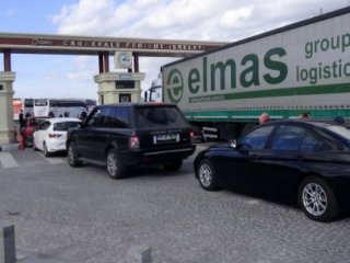 Çanakkale'de fırtına ulaşımı felç etti