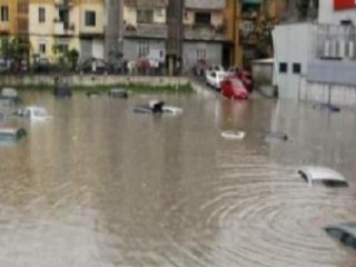 Arnavutluk'u Sel Aldı: 3 Kişi Öldü, 4 İşi Kayboldu