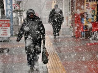 Karla Karışık Yağmur Geliyor