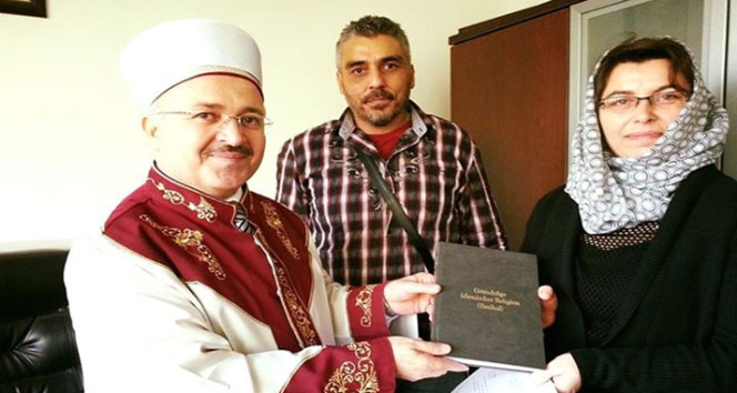 Ezan Sesinden Etkilendi Müslüman Oldu