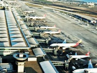 Bomba İhbarı Havalimanını Boşalttırdı