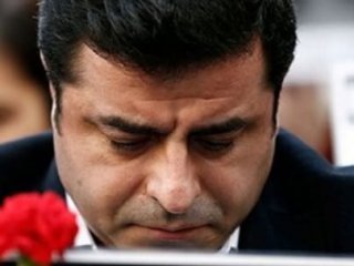 Demirtaş Şehit Polisler İçin Tek Kelime Etmedi!