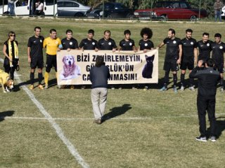 Sahaya köpek ile çıktılar