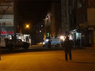 Yasağın ardından halk evlerini terk ediyor