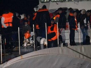 222 Göçmen  Son Anda Kurtarıldı