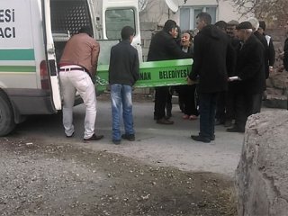 Hem Taşıdı Hem Ağladı