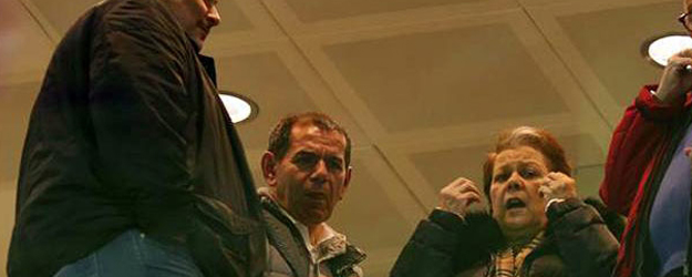 Dursun Özbek'i Locaya Almadılar!